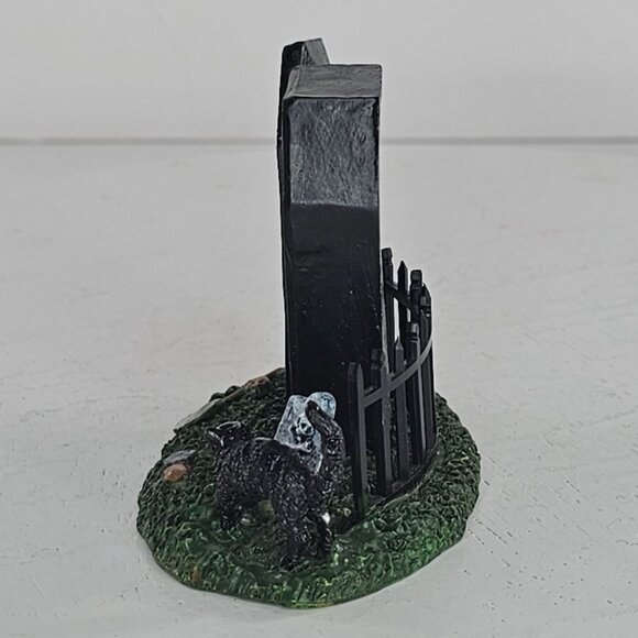 Lemax Spooky Town Figurine Spooky Graveyard #62201 Skeleton Coffin Black Cat - Picture 4 of 7